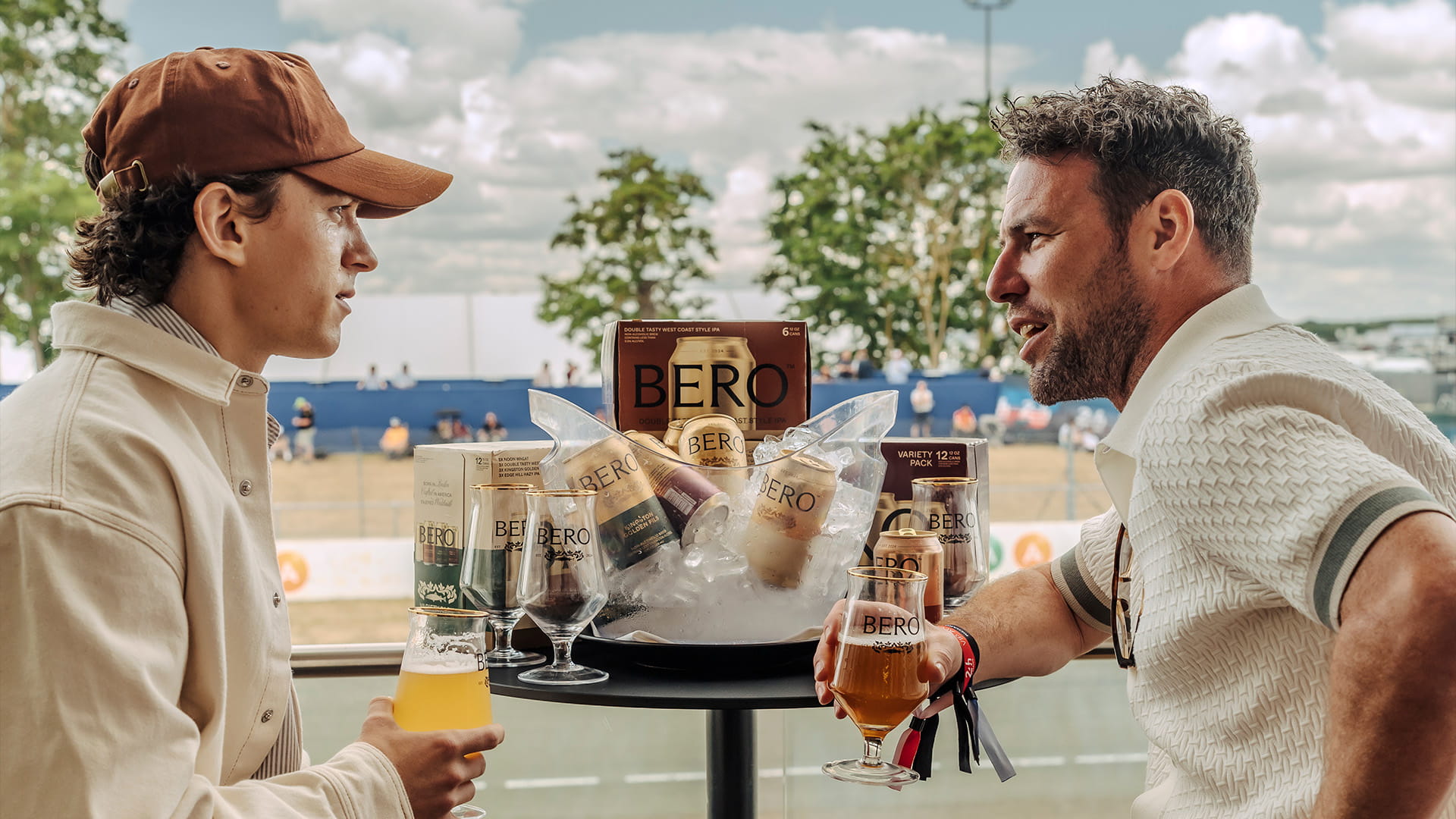 Scrollable block background