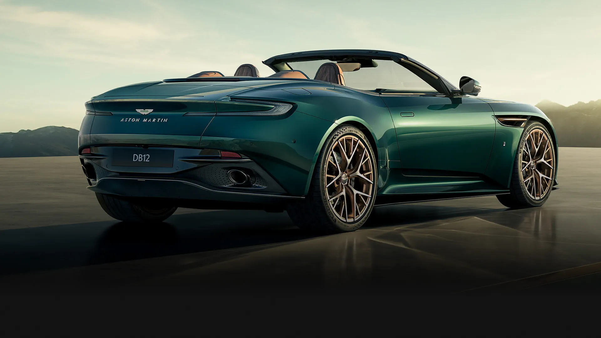 애스턴마틴 오픈톱 로드스터