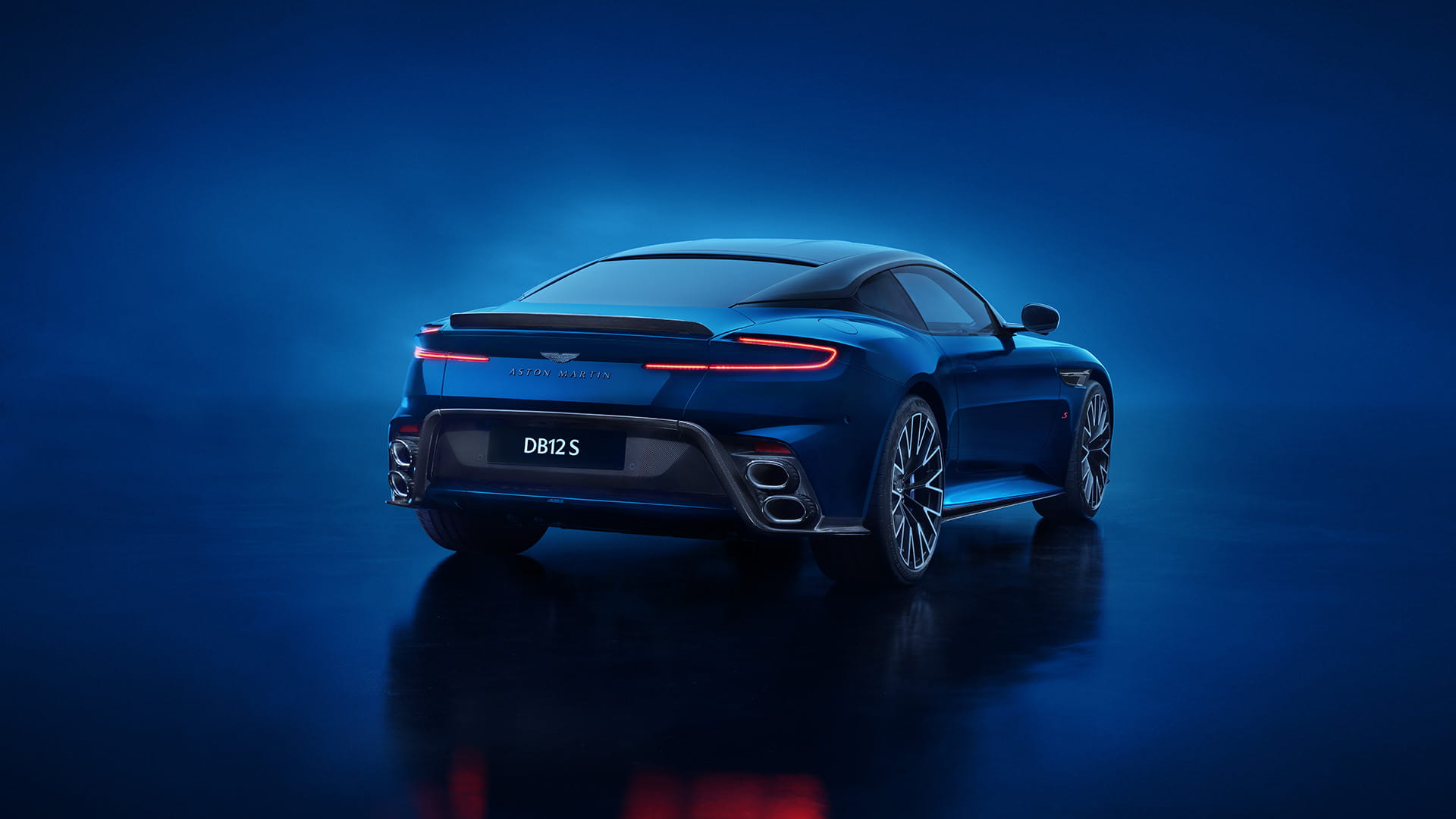 ラグジュアリーカーモデル | ハイエンドスポーツカー | アストン