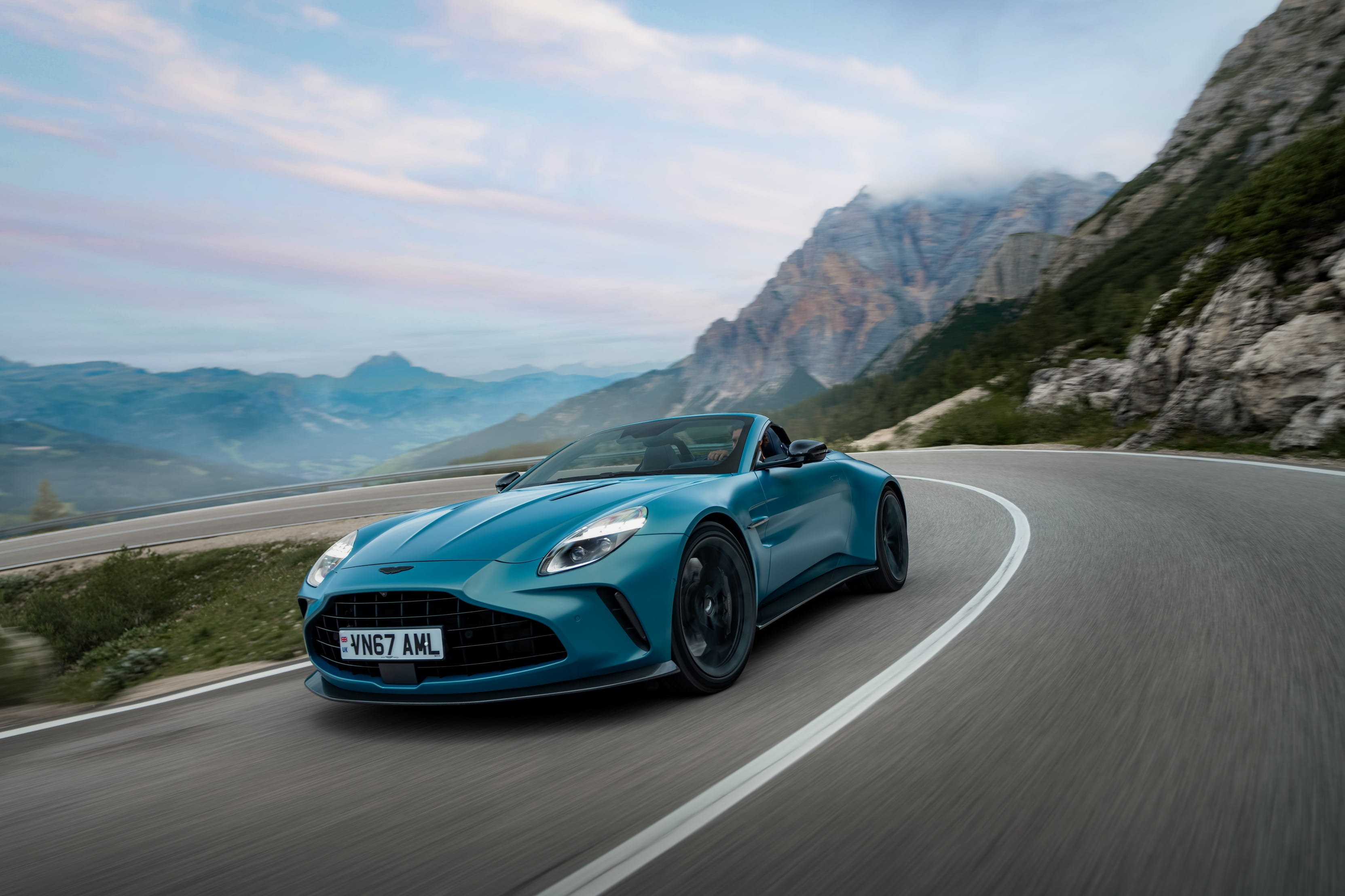 Vantage Roadster | Aston Martin JP