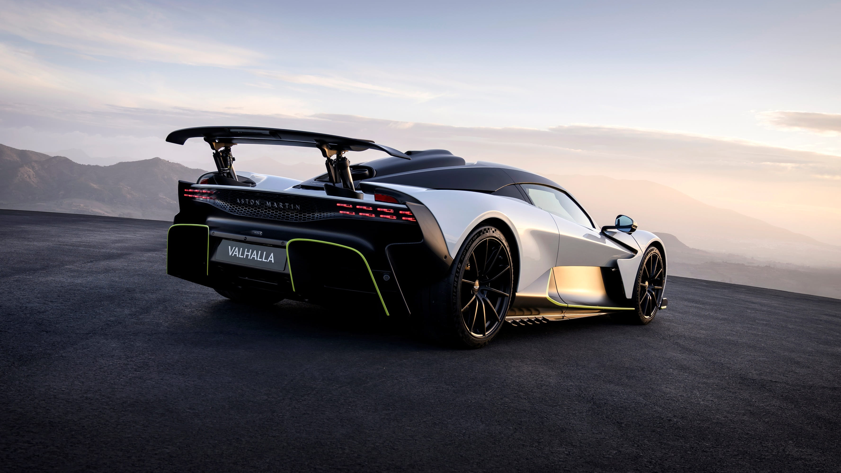 Scrollable block background