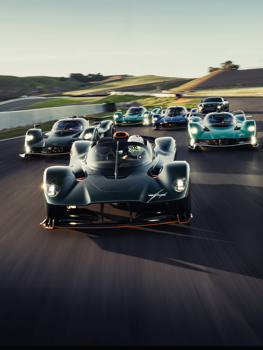 AMR-PRO(アーマープロ)/ブラック Aston Martin Valkyrie AMR Pro | Aston Martin JP