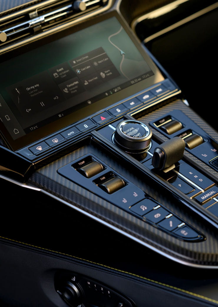 Vantage |V8ツインターボスーパーカー | アストンマーティン英 Vantage |V8ツインターボスーパーカー | アストンマーティン英