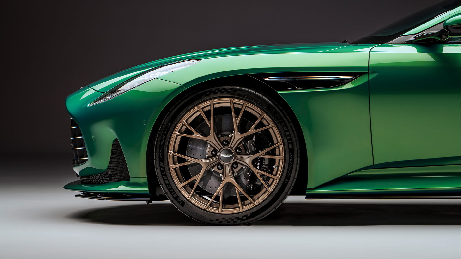DB12 Quick Start Guide | Aston Martin JP