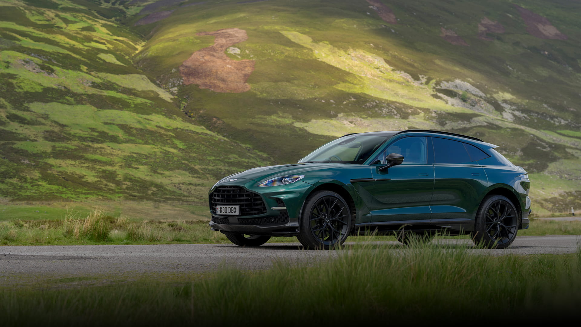 DBX Quick Start Guide | Aston Martin JP
